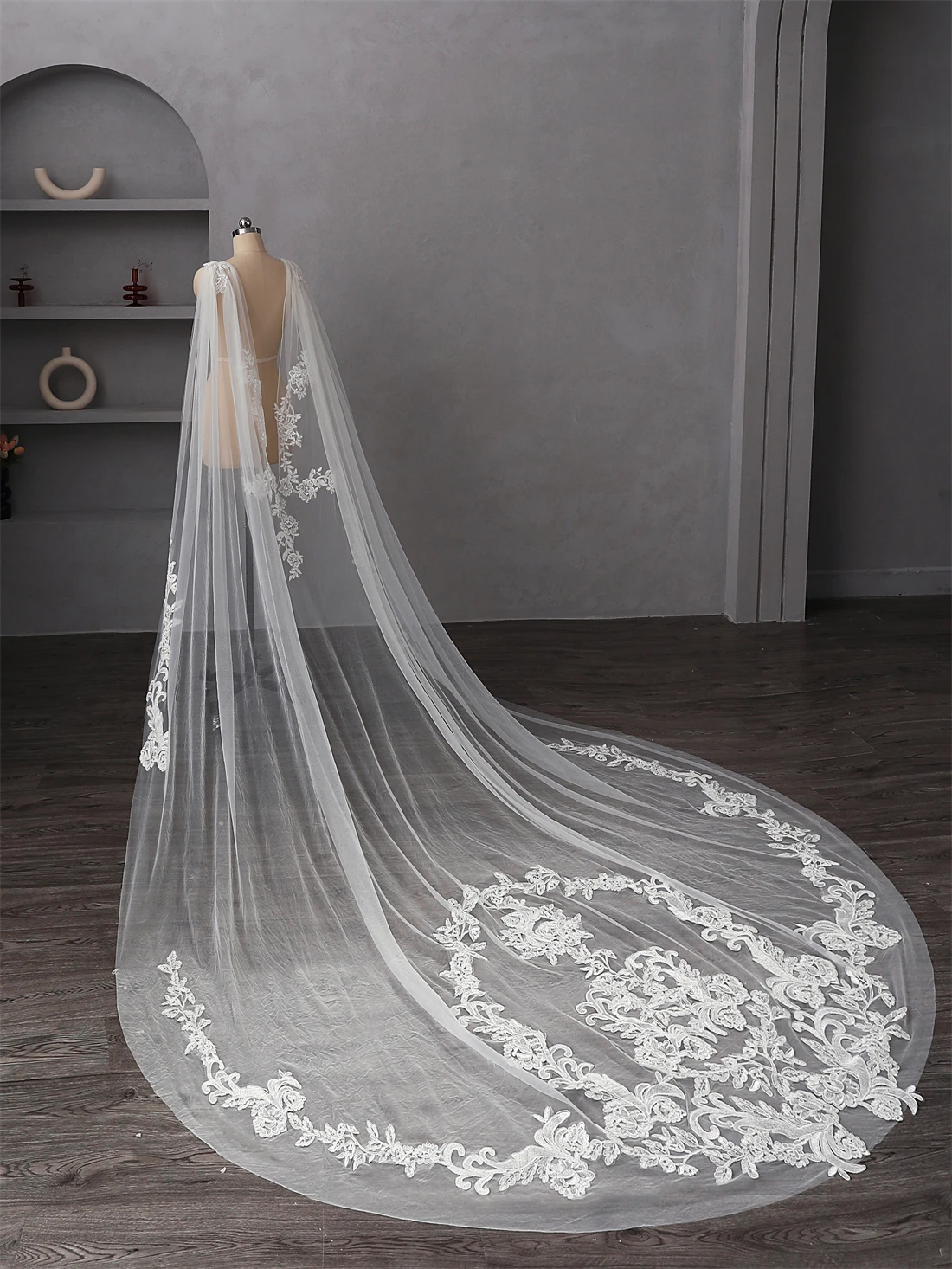 Wedding Veil Wedding Cape Bridal Jacket Cloak Long Exquisite Lace Appliques Floral Shoulder Veil 3//3.5/4Meters Cathedral Length