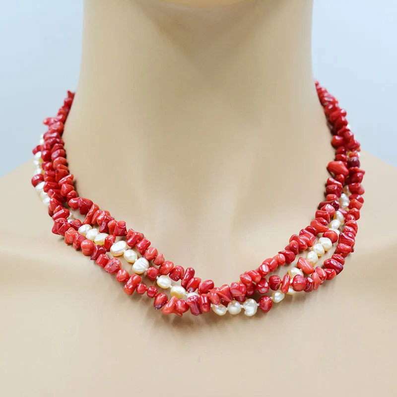 

Very exquisite, natural irregular coral/Baroque pearl necklace. Fashion European Women's Jewelry 18”