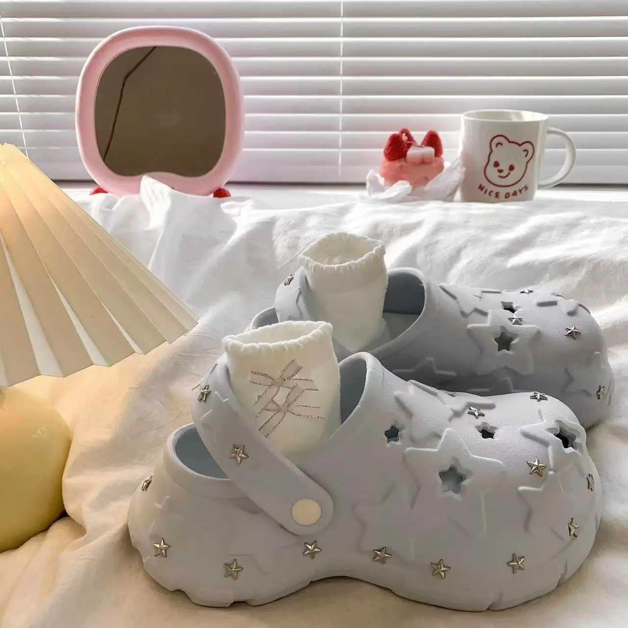 

Women Fashion Clogs Summer Platform Slippers Cute Star Style Home Garden Shoes Thick Sole Girls Home Beach Slides Street Sandals