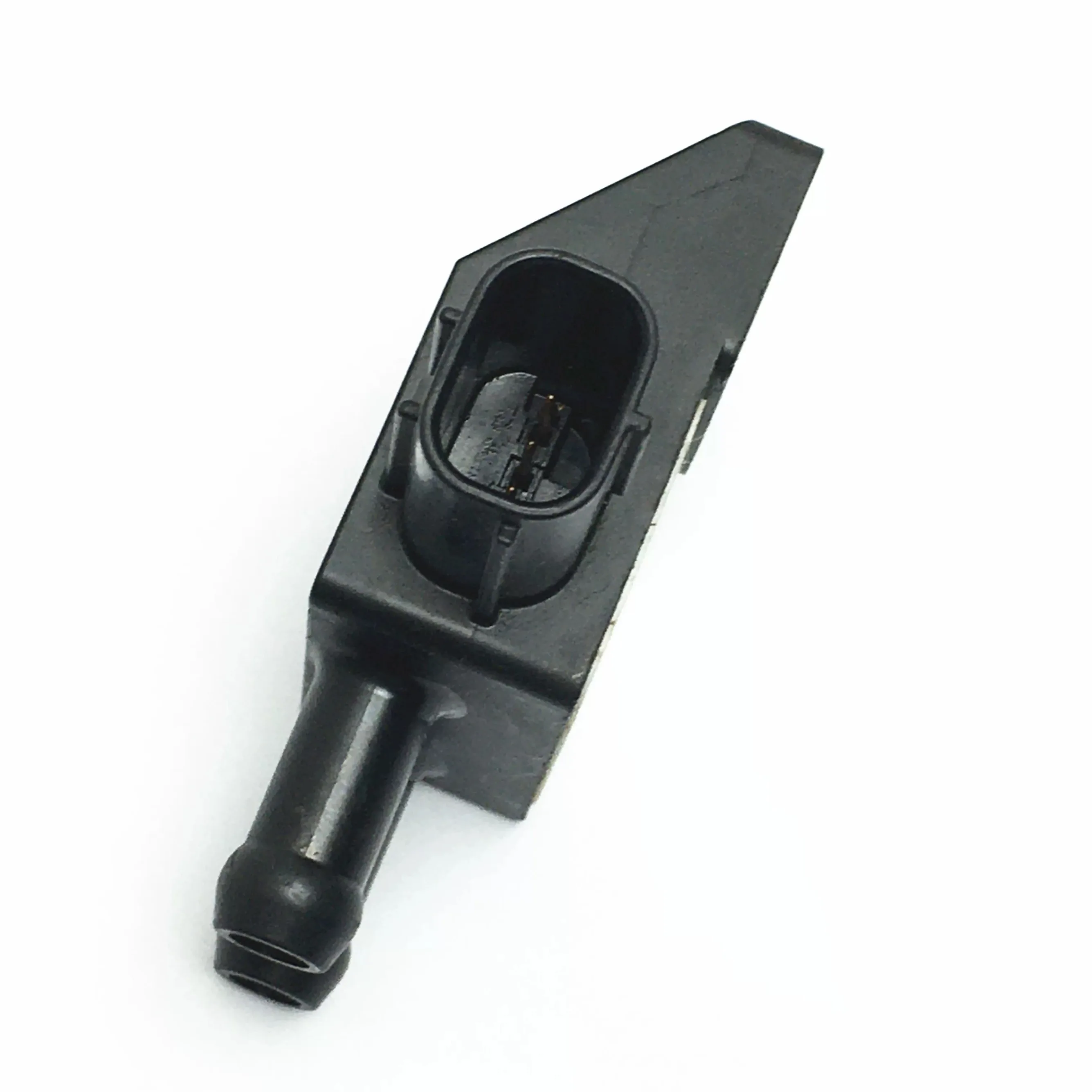 1PCS/LOTS 100% 2271-A020P 2271A020P for diesel engine particulate exhaust differential pressure intake sensor automotive parts e