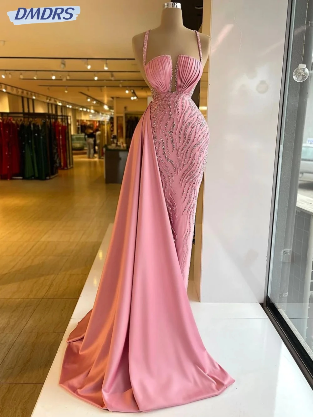 

Graceful Spaghetti Straps Cocktail Dresses Sparkly Sequins Beads Evening Dress Pink Mermaid Long Prom Gown Robe De Mariée