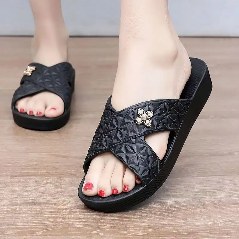 

Women Summer New Waterproof Flat sole One Word Slippers Thick sole Non slip Lightweight Home Slippers Outdoor Beach Slippers