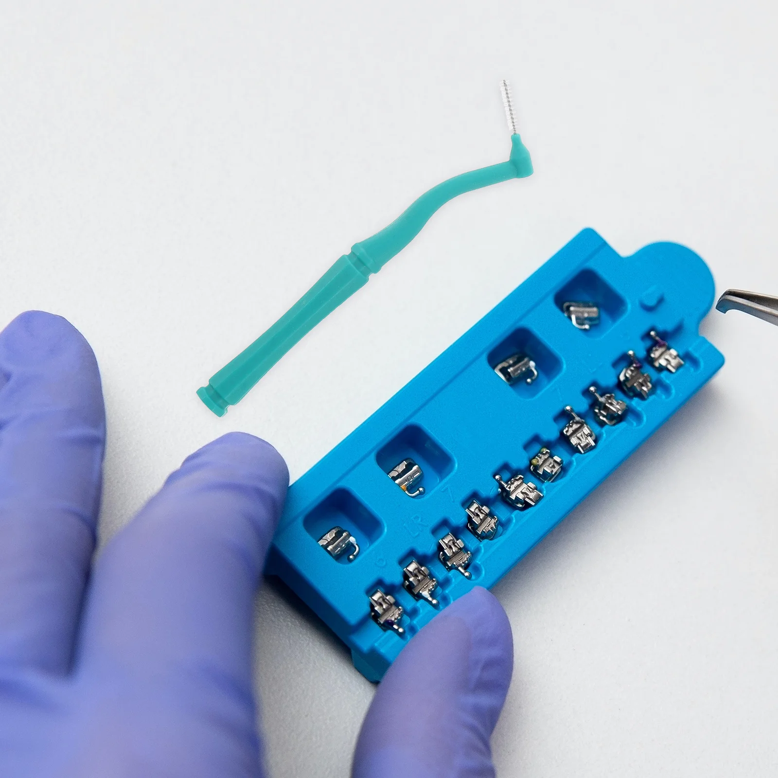 

20Pcs Portable Interdental Brushes for Braces L-Shaped Toothpick Brush Teeth Cleaning Kit Travel Oral Care Tools Convenient