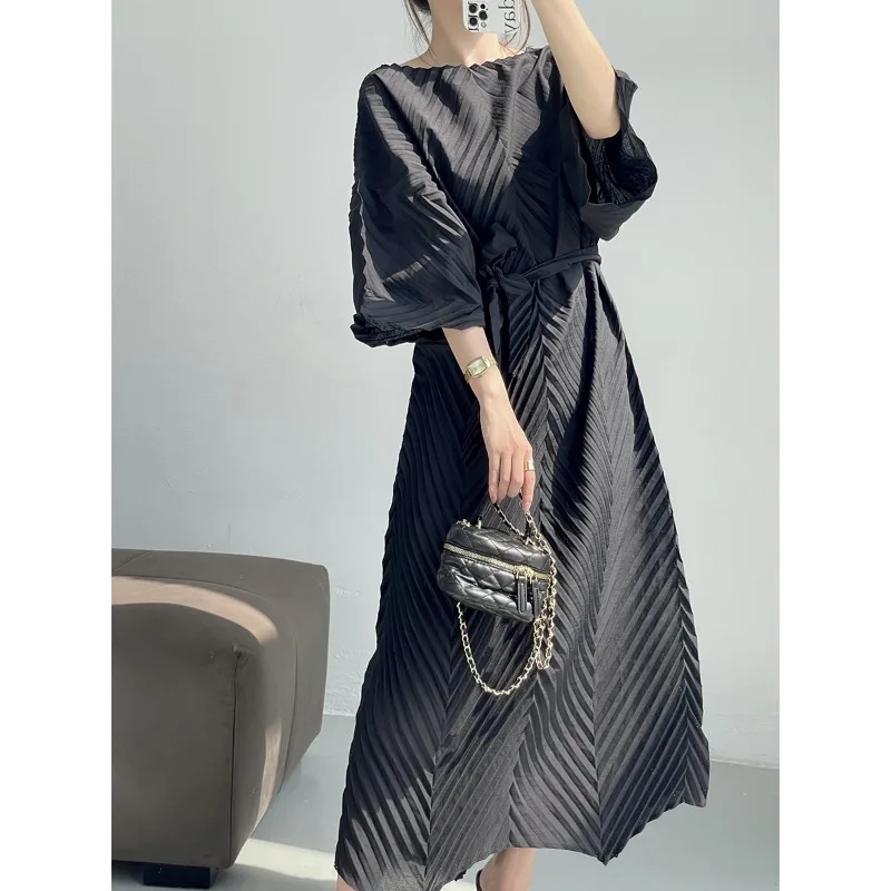 Miyake Plissee-Damenkleid, französischer Vintage-Stil, handgefertigt, plissiert, locker, schlicht, elegant, Taille, langer Rock, knitterfrei, Abendkleider