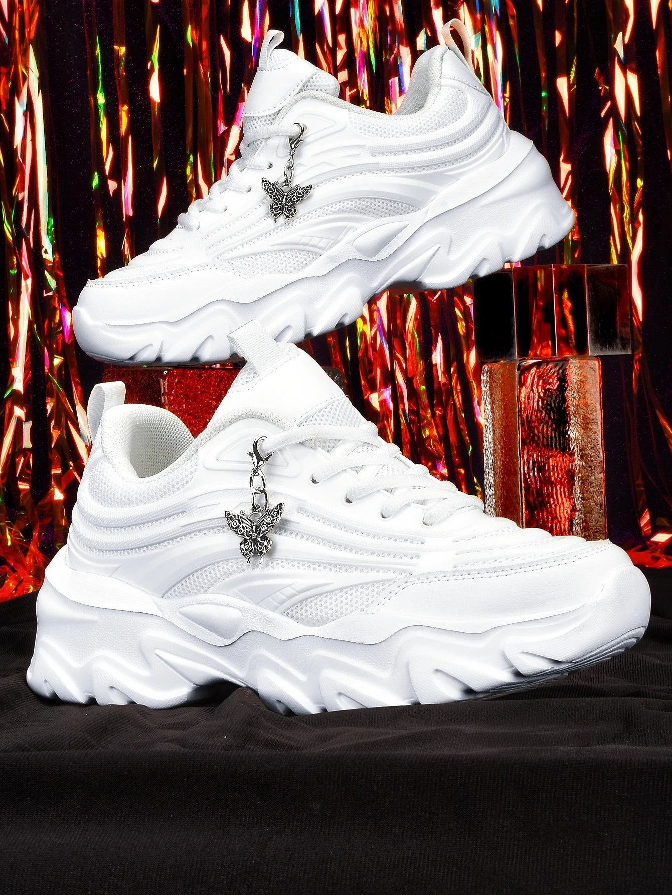 Women's 5cm Height-Increasing Thick-Soled Dad Shoes in Y2K Hot Girl Style with Unique Metal Butterfly Chain Decoration, Suitable for Daily Street Wear, Versatile Casual Sneakers, Niche Dark Punk Style with Hollow Design, Eva Breathable Non-Slip Sole, Lightweight and Comfortable White Women's Shoes