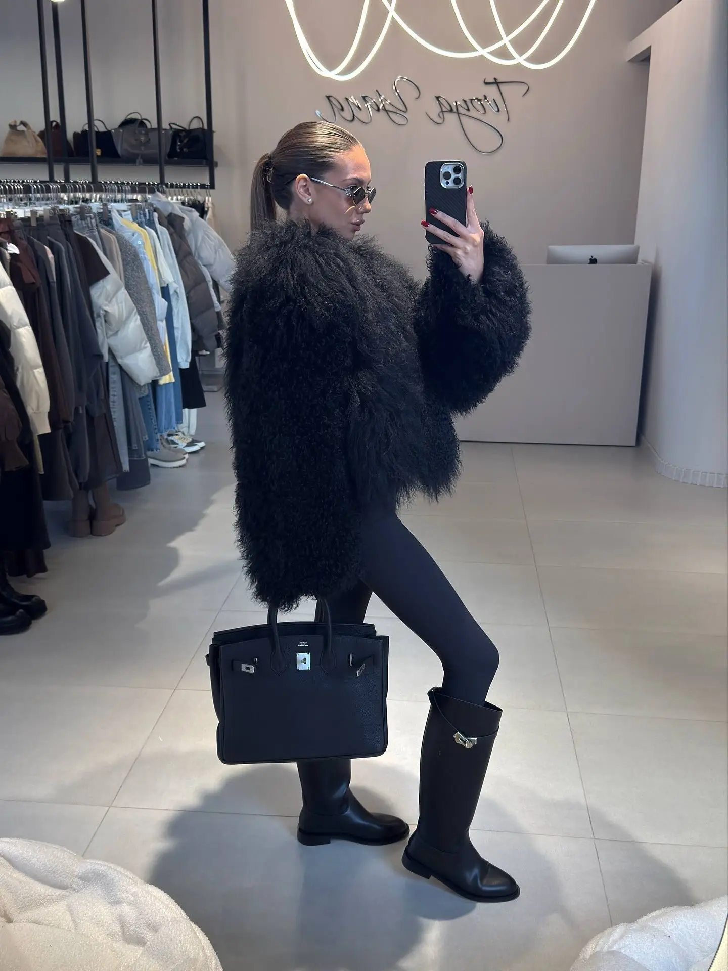 UNITIM Winter Mode Damen Kunstpelzmantel Warme Kurze Langhaarige Kunstfelljacke Vielseitige Lockige Damen Lammfelljacke – Detail 9
