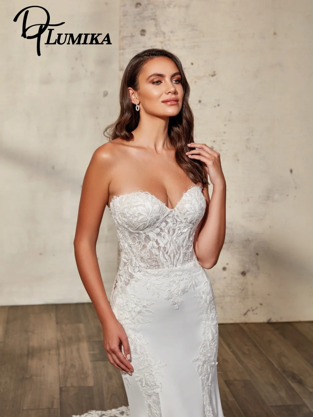 

Elegant Appliqued Wedding Dress Luxe Lace Satin Bridal Gown Stylish Mermaid Floor - Length Wedding Gown Customized