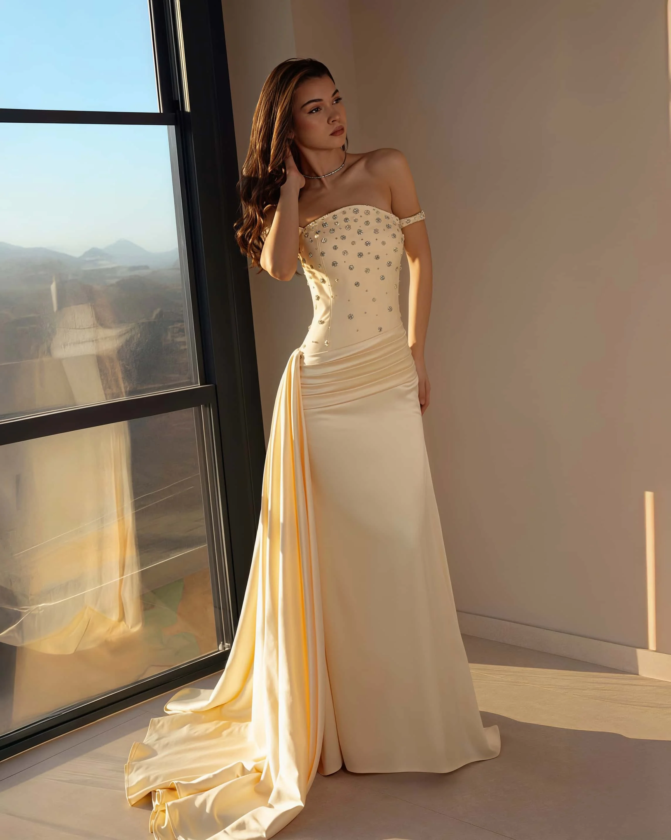 

Customized Yellow Side Tail Evening Dress Elegant Off-soulder Chic Pleated Crystal Beaded Cocktail Prom Party Gown Vestidos