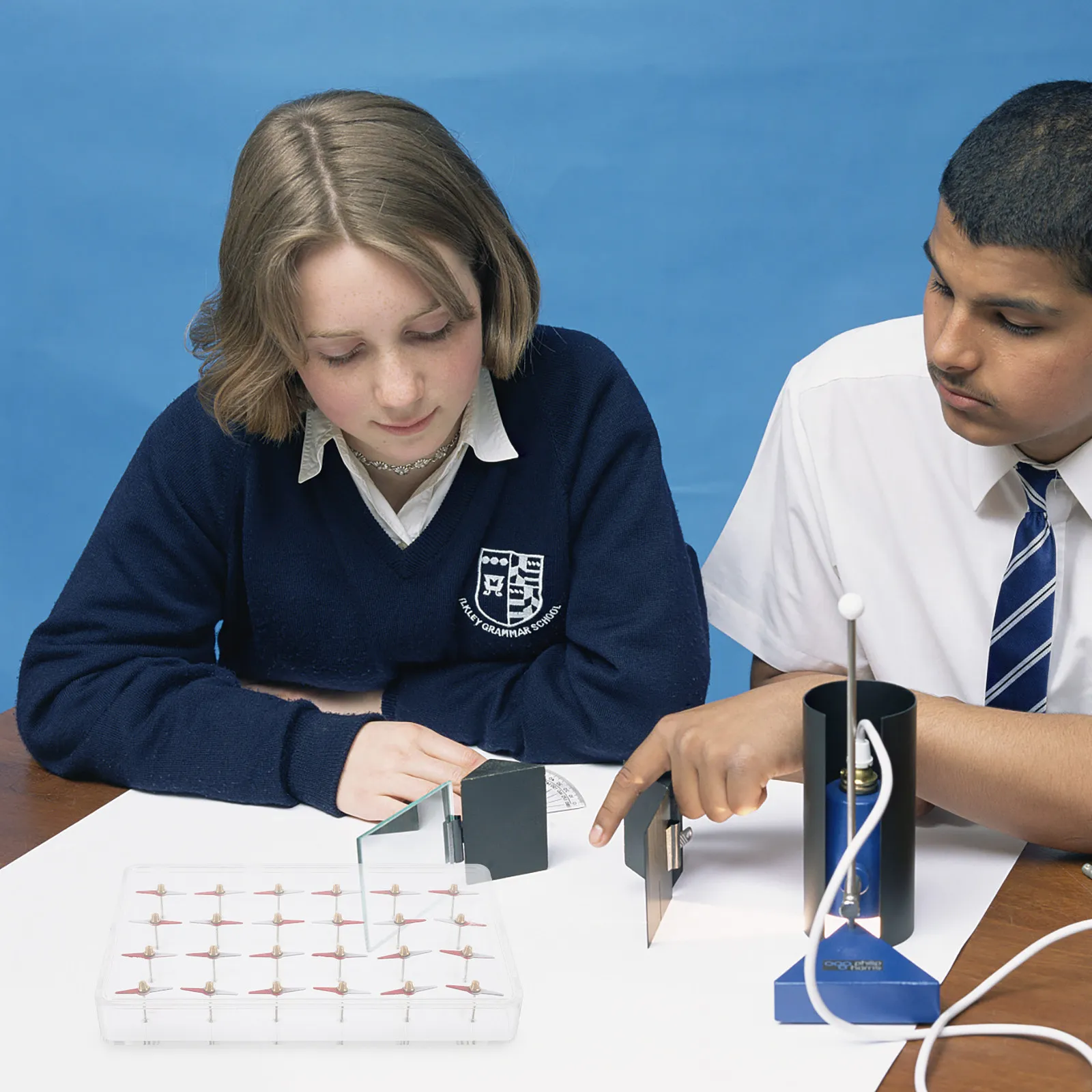 

Набор для визуализации магнитного поля: практический инструмент для изучения физики студентами, демонстрирующий принципы магнетизма