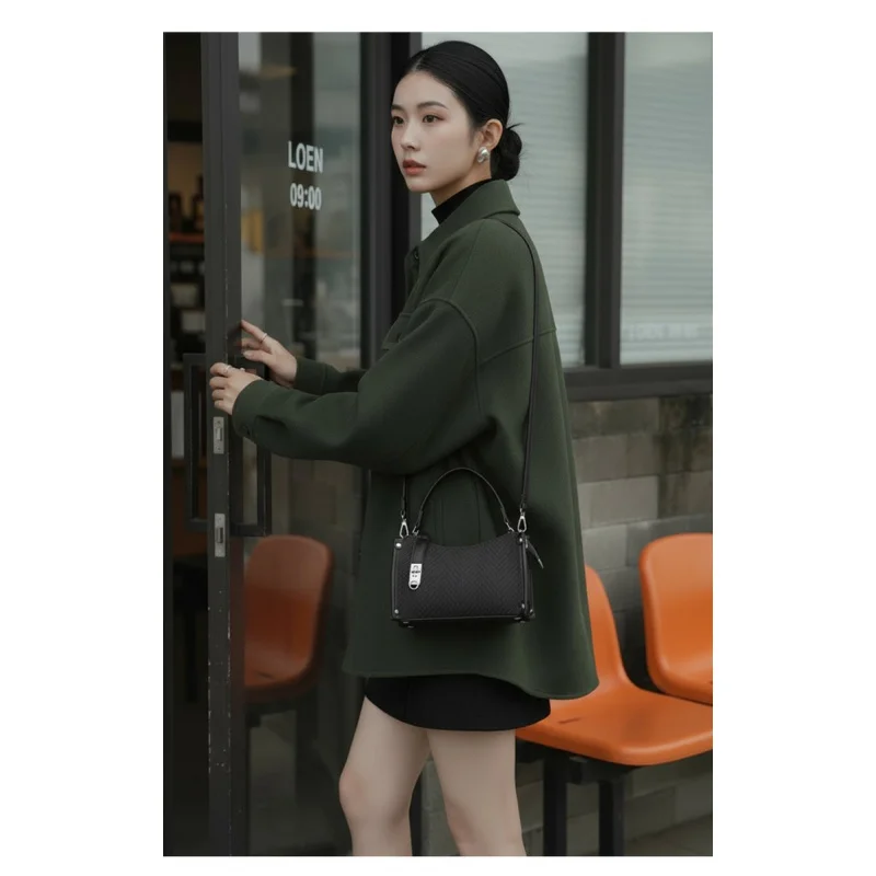 

Женская сумка-мессенджер из нубуковой кожи, повседневная, в стиле Берлин, аккуратная, просторная, мягкая, в повседневном стиле ​