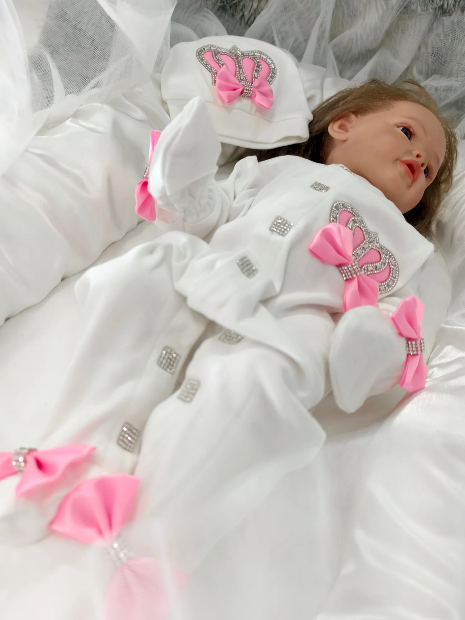 3Pcs Dainty White Pink Rhinestone Crown Baby Romper Set Hat Mittens Sweet Bowknot Footed Outfit Flawless Quality