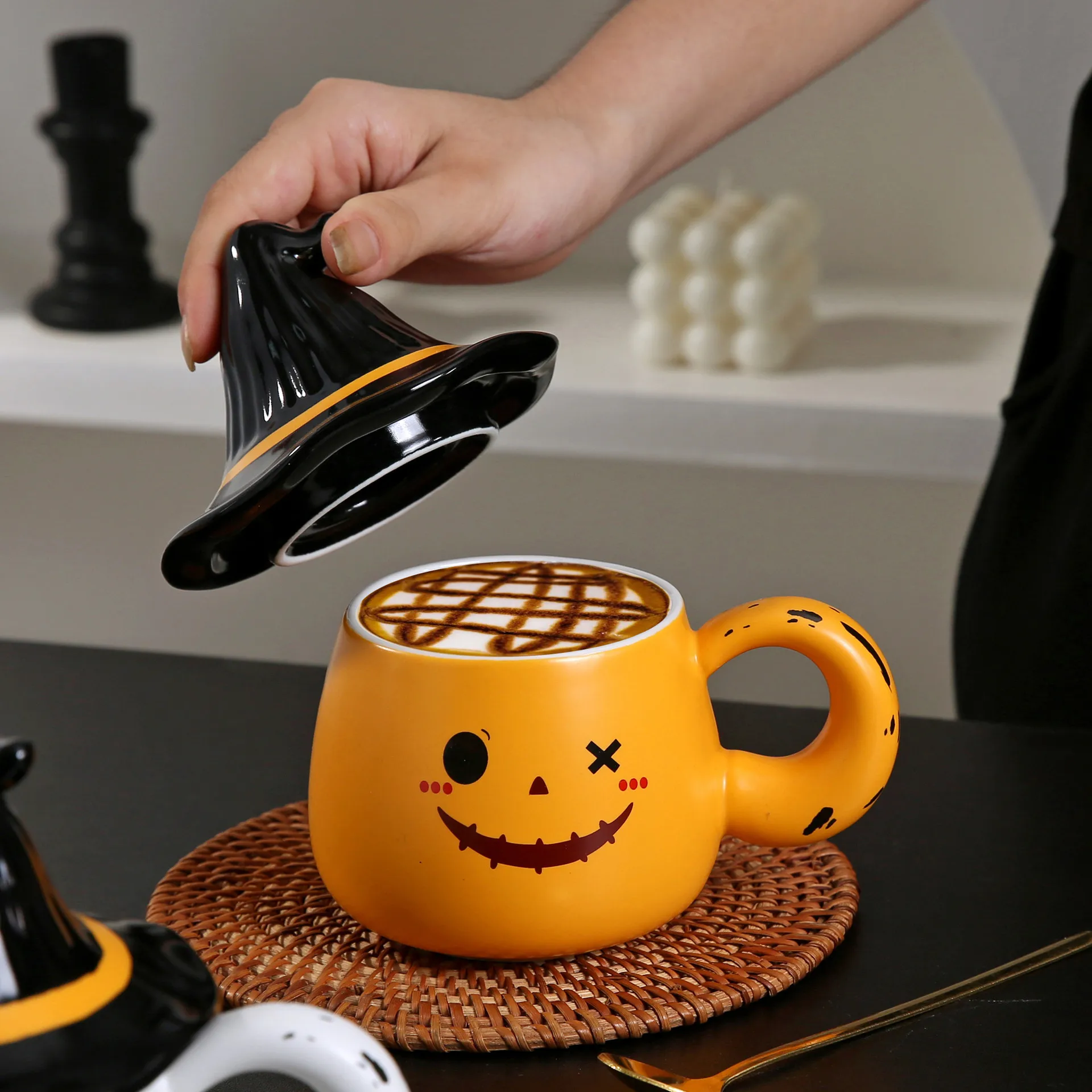 Halloween Ceramic Mug with Lid Ghost Coffee Cup Halloween Gift for Family Coffee Mug M