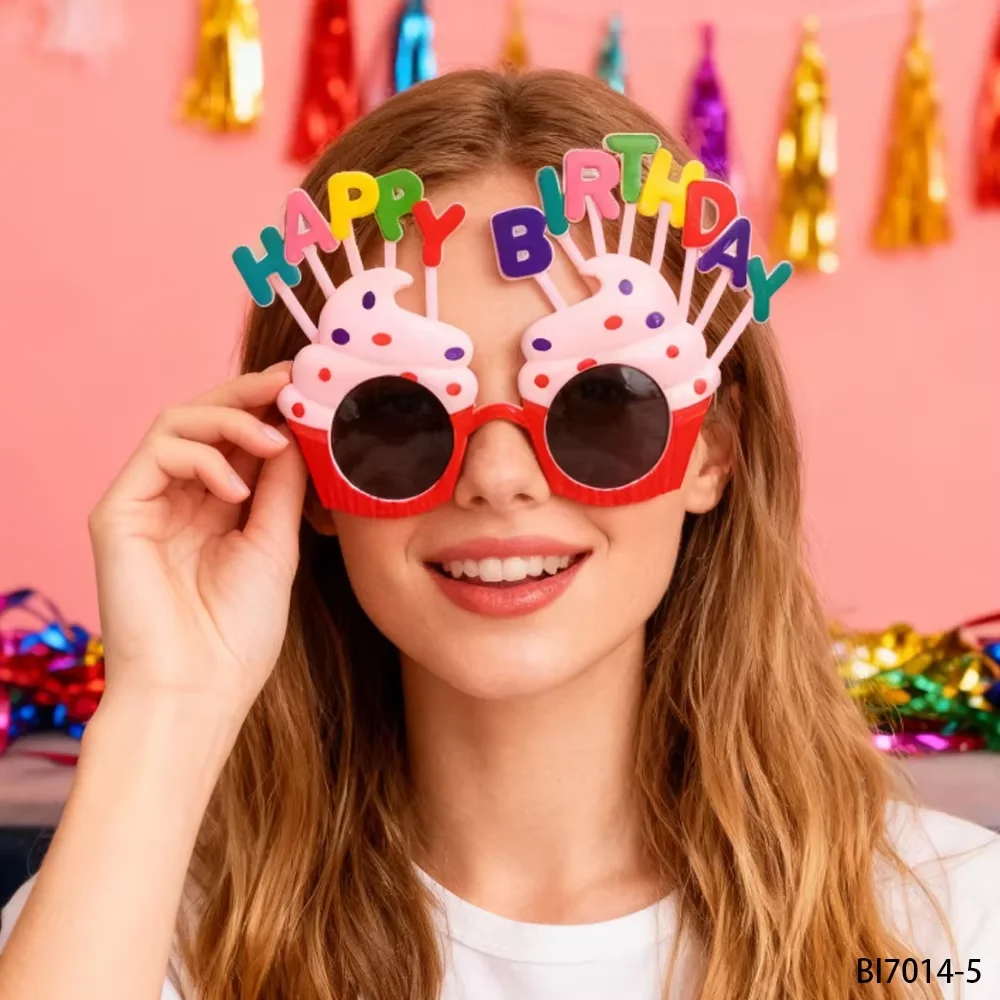 PESENAR 레드 컵케이크와 '생일 축하합니다' 생일 안경, 생일 행사에 활기찬 개성을 보여줍니다.