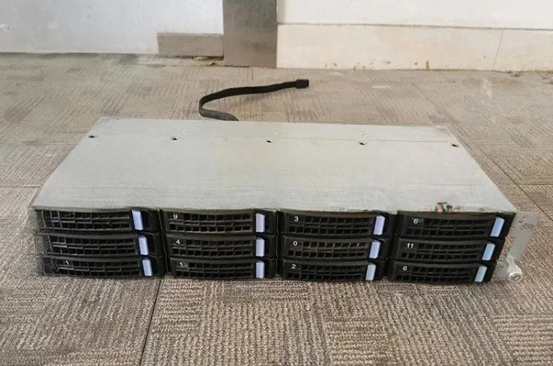 12-Disk 3.5-Inch 6GB Hard Disk Cage   Storage Series Chassis