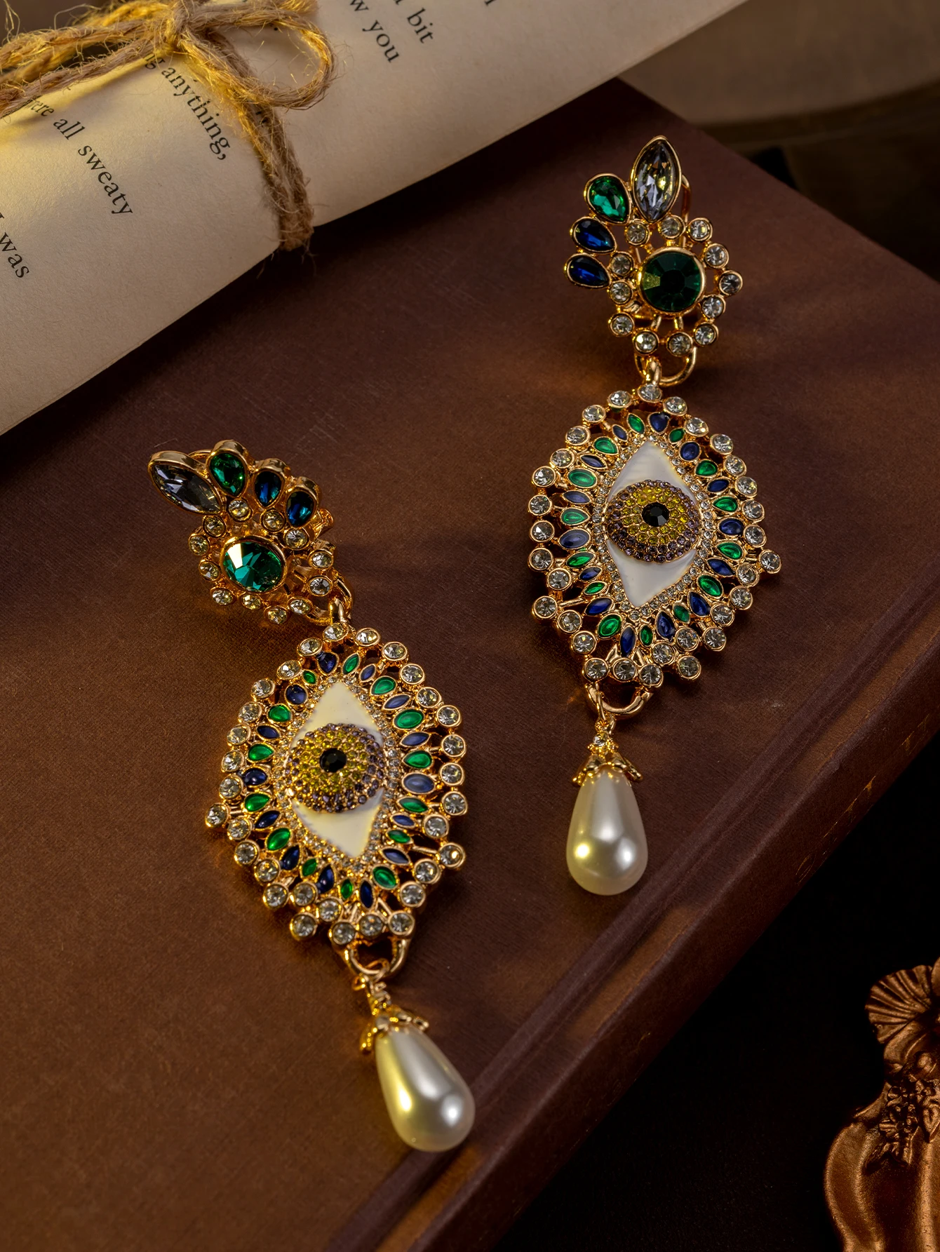 1 Pair of Vintage Rhinestone-Encrusted, Elaborate, Exaggerated Devil's Eye Earrings Suitable for Women's Daily Wear as a Gift