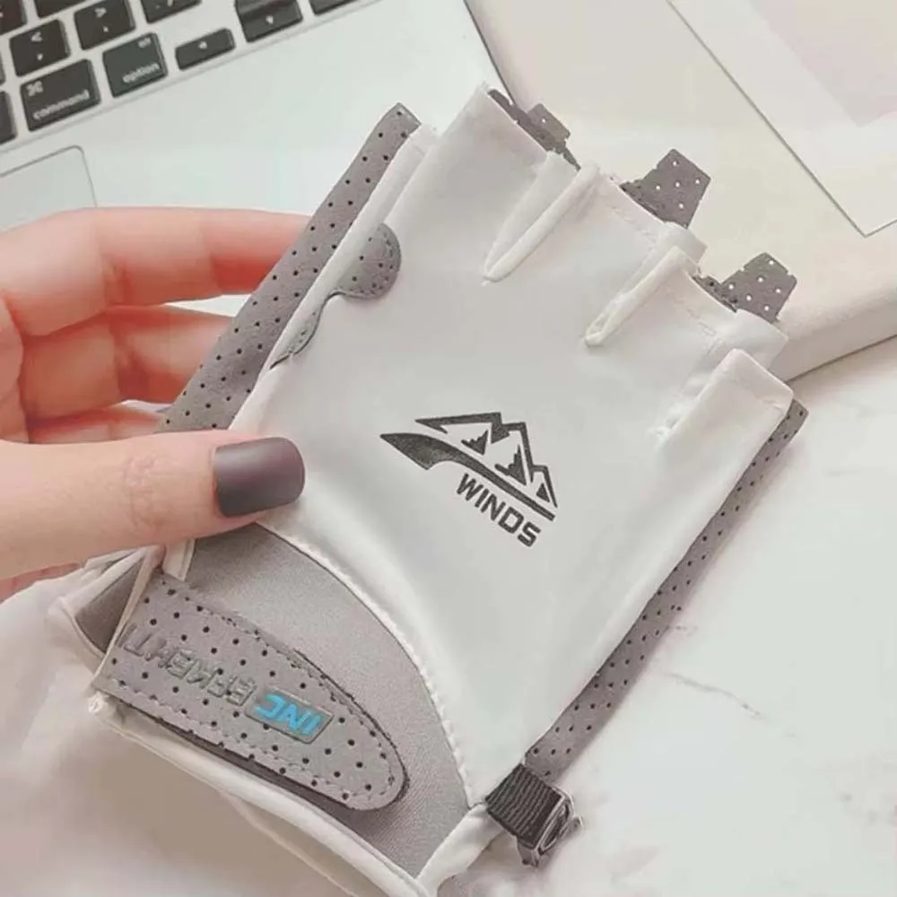 

1 Pair Breathable Cycling Gloves Anti-lost Contrast Color Fitness Gloves Sweat-wicking Silicone Half-finger Mittens Bodybuilding