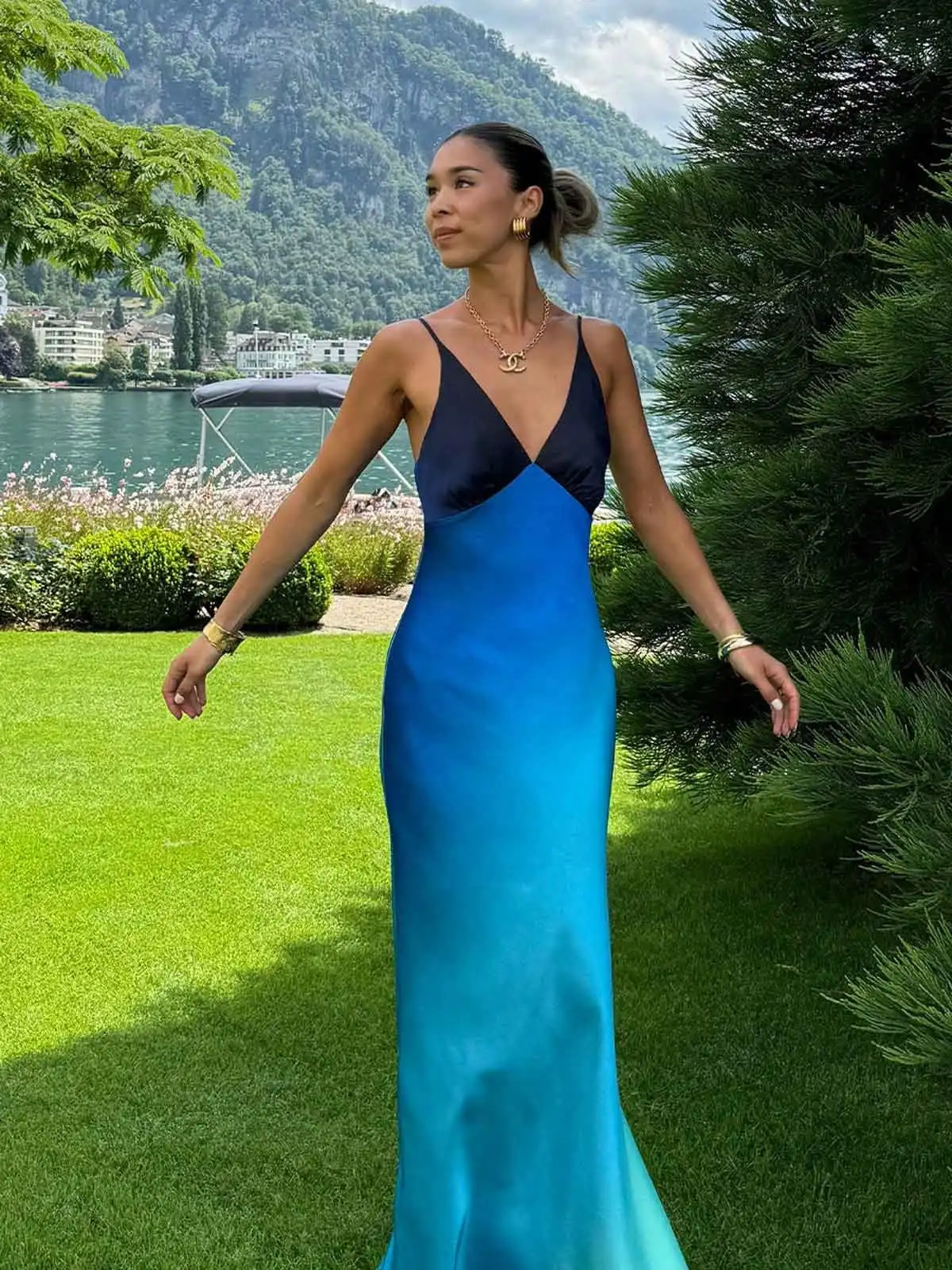 

Женское вечернее платье из сатина с градиентной расцветкой и цветовыми блоками