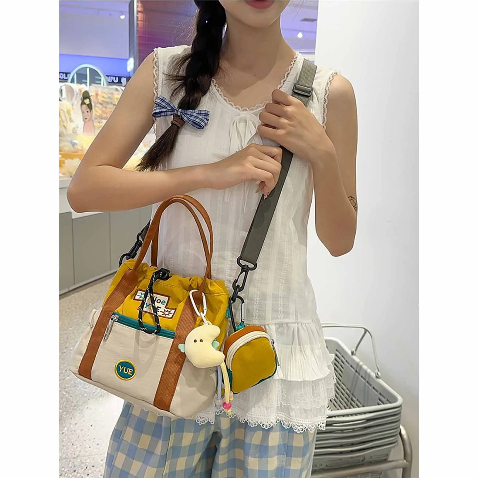 

Cute retro contrast color small bag for women niche design casual commuting shoulder messenger bag for going out light handbag