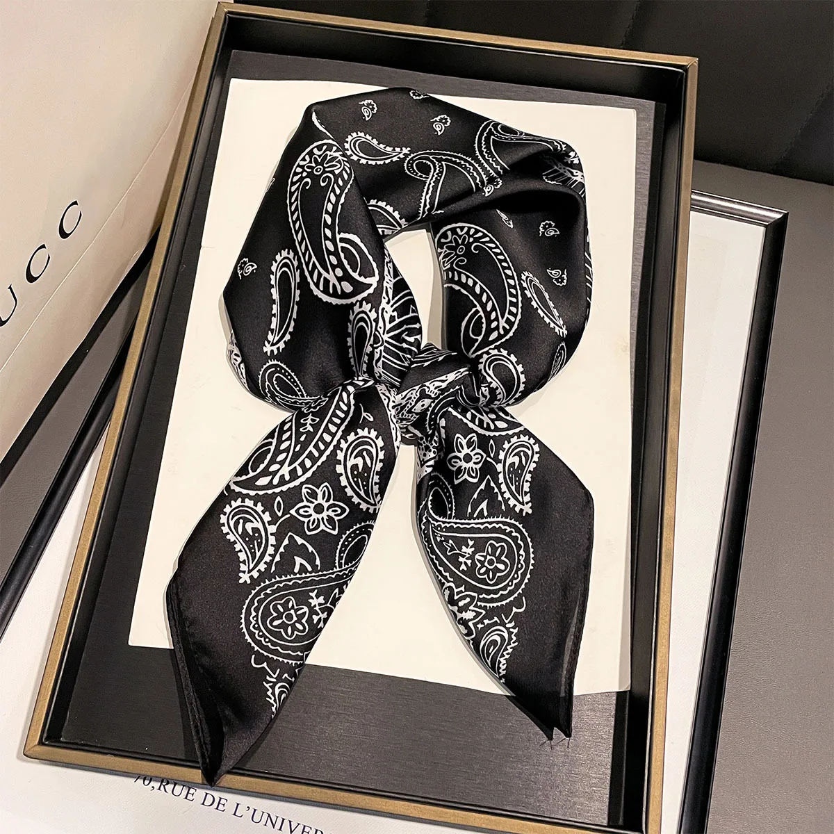 وشاح مربع فاخر للنساء أنيق السيدات الحجاب ريترو طباعة منديل عصابات الصيف لينة وصمة عار فو الأوشحة الحريرية شال #4