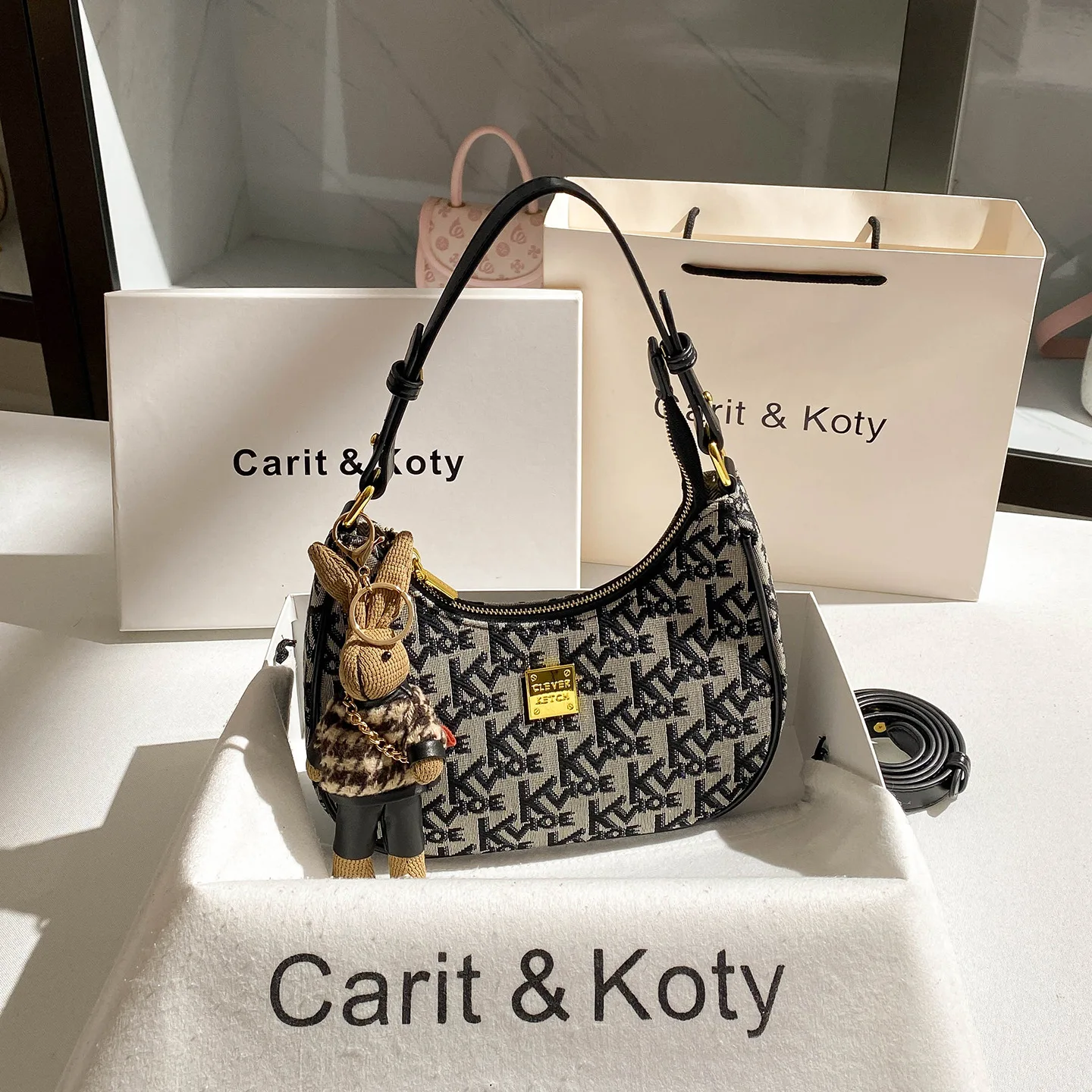 Stylish Casual Trendy Vintage Diaper Bag For Women Classic Leather Tote With Elegant Design And Minimalist Crossbody Function