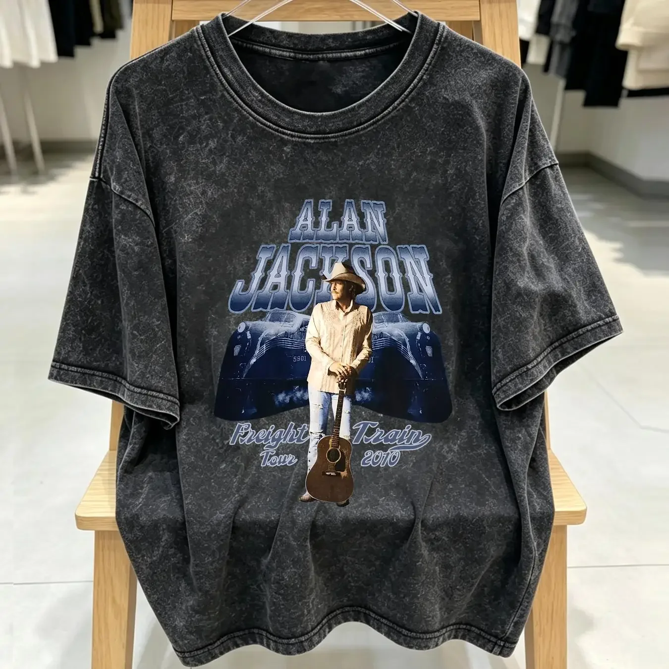 washed T Shirt Alan Jackson Men's Large Freight Train 5901 2010 Tour Blue  vintage Washed homme designer clothes Slightly