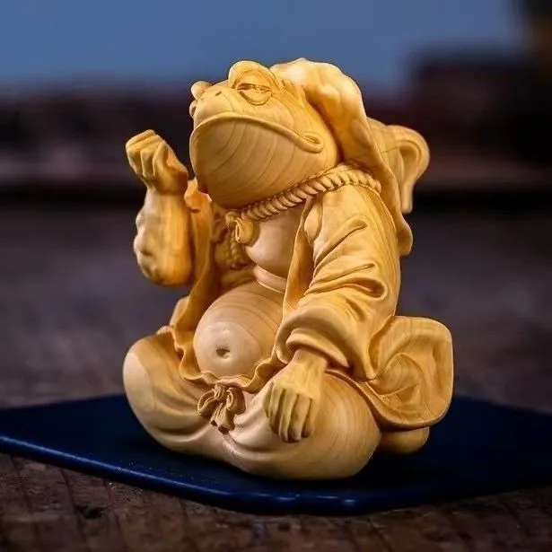 Chinese Style Hand Carved High Oil Thuja Sutchuenensis Wood Three Legged Golden Toad Lucky Wealth Attracting Feng Shui Home Deco