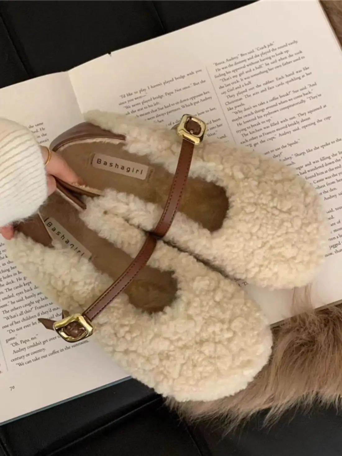 Sweet Versatile Women's Slip-On Fluffy Shoes Comfortable Flat Bottom Roman Style Casual Loafers round Toe Rubber Outsole