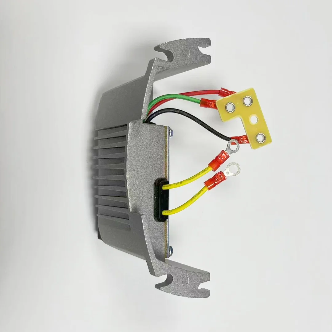 Regulator generatora do autobusu CMB 3238VC 3239VC 150A 3108C