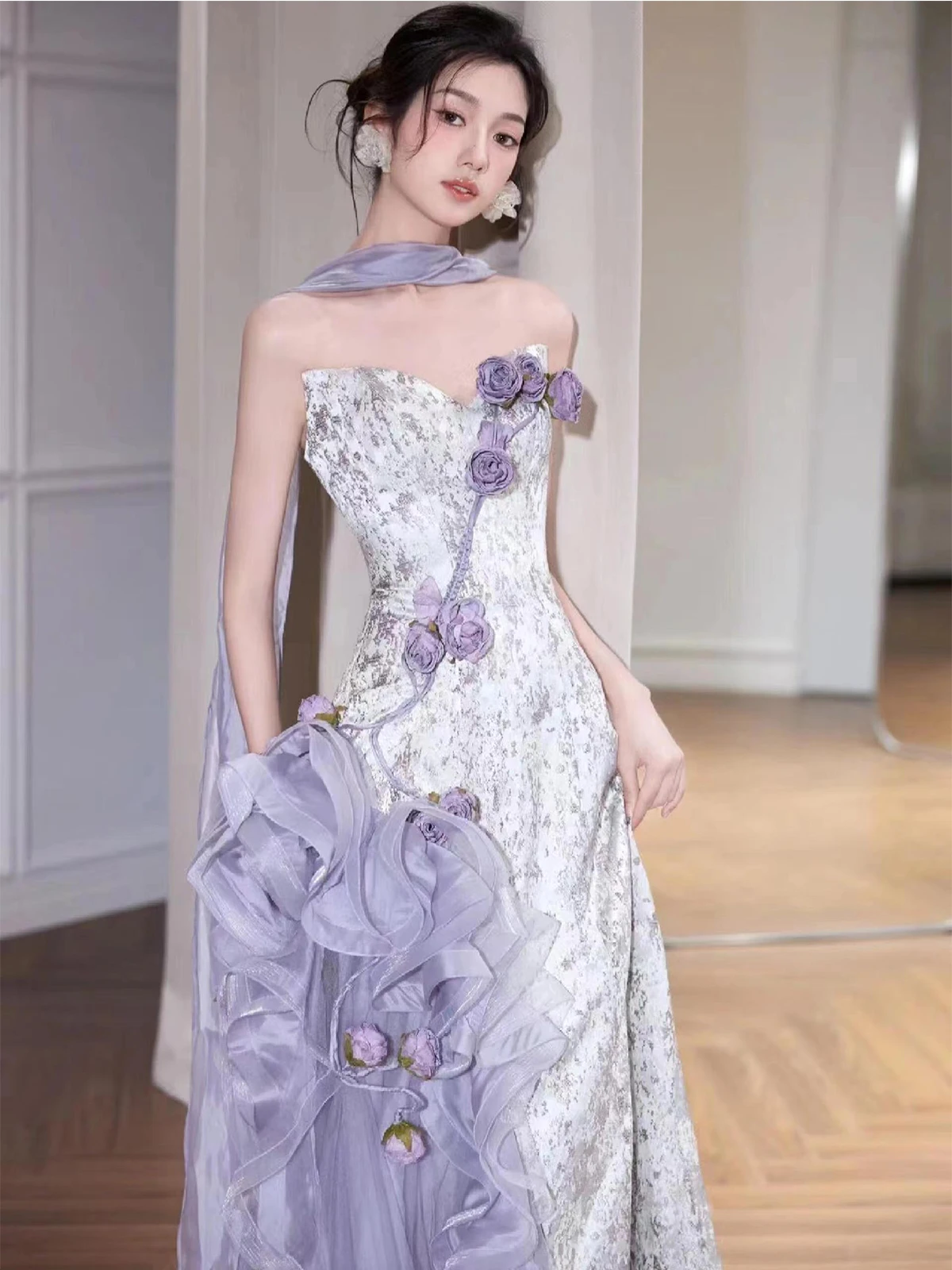 

Фиолетовый свадебный халат с бретельками для утренней фотосессии, церемонии и мероприятий