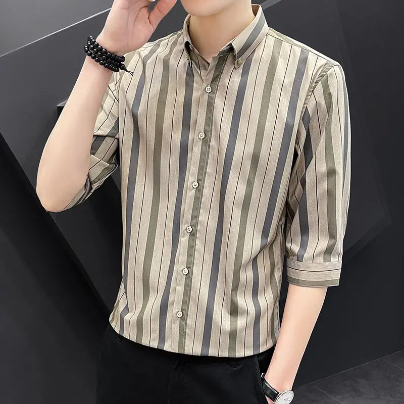 

Мужская летняя повседневная футболка из ледяного шелка в полоску, с принтом, высококачественная, из полиэфирного волокна, свободного кроя, с воротником-стойкой