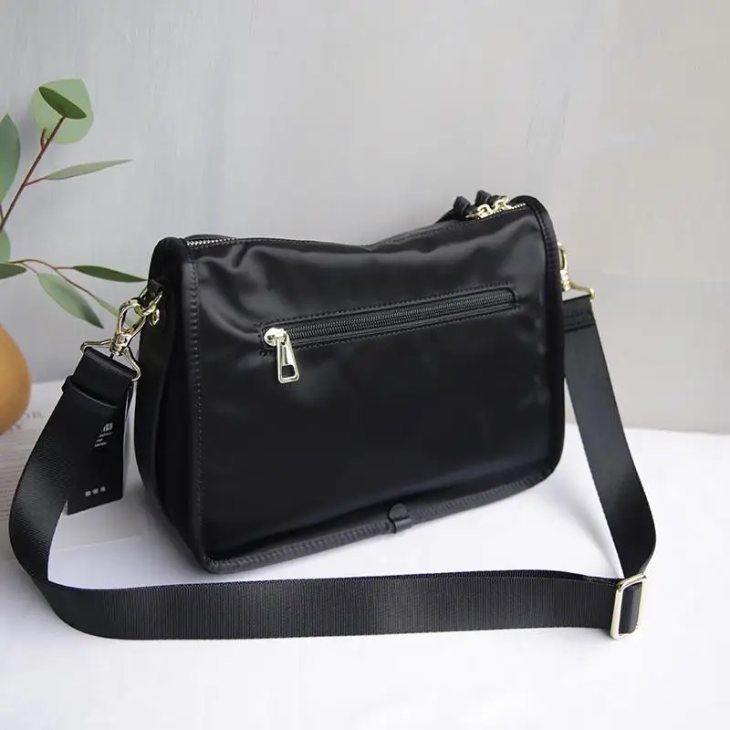 

Faionable Nylon Underarm Women's Bag 2025 New Large Capaci Casual Handheld Slung Bag Briti Sle Single oulder Bag