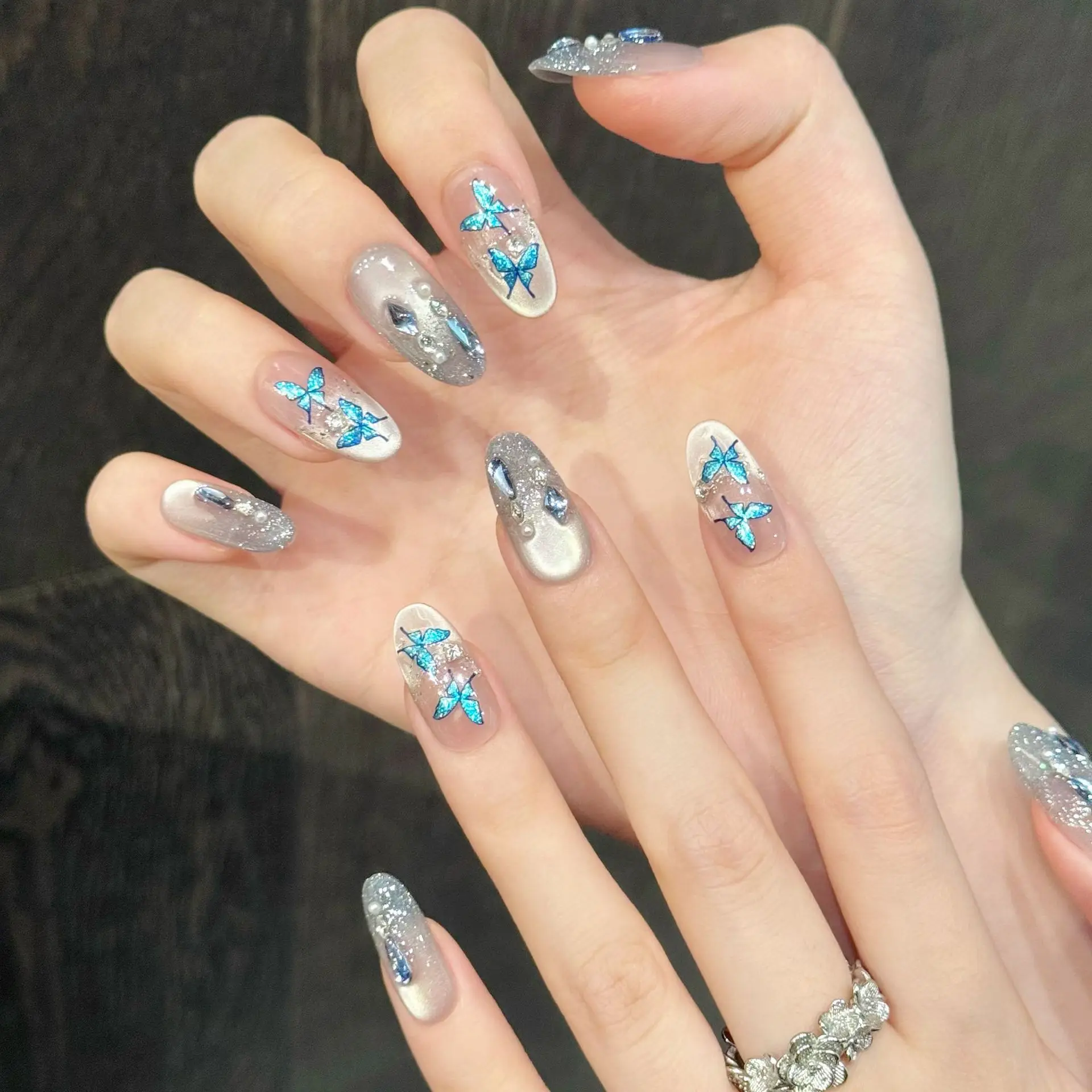10個入り ドリームブルーバタフライ つけ爪 フラッシュシルバー フレンチスタイル ラインストーンデコ ハンドメイド フェイクネイル サマーオーシャン 付け爪