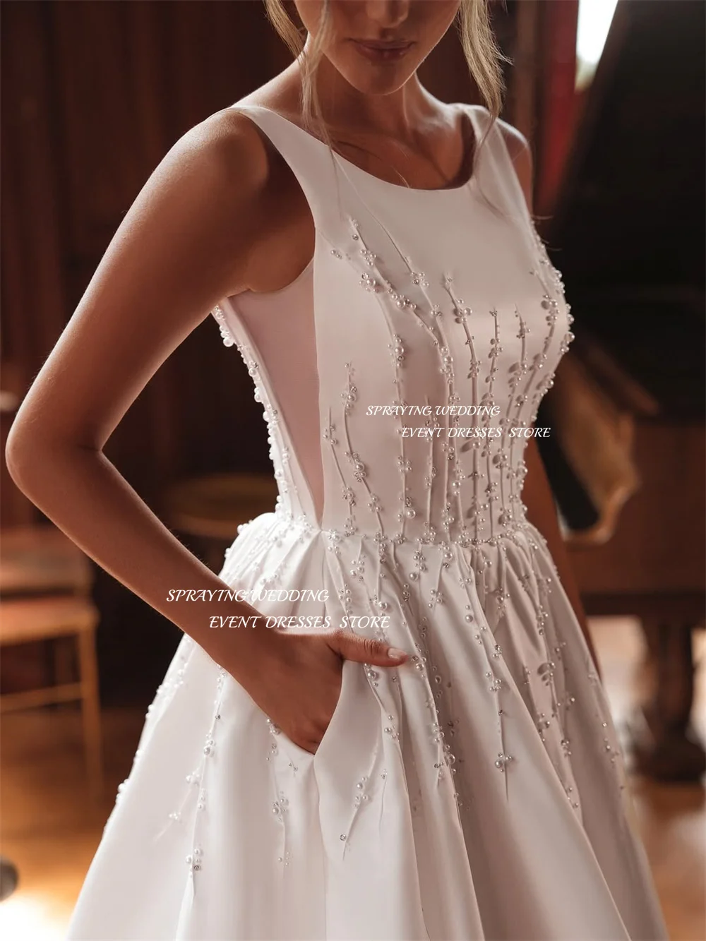 ชุดแต่งงานเจ้าสาวแบบใหม่ คอวี แขนกุด ประดับมุก ทรงเอไลน์ ชายกระโปรงยาวลากพื้น สามารถสั่งตัดได้