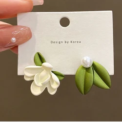 2023 Asymmetry Imitation pearl Stud Earrings Flower Earrings Ins Girl New Fashion Temperament Women's Earrings Jewelry
