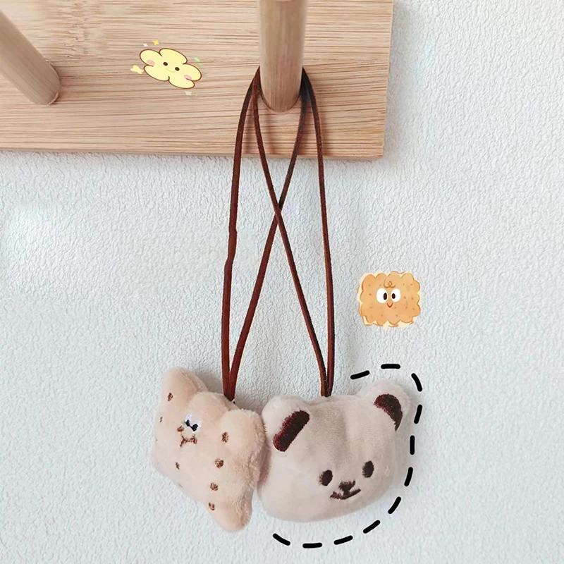 Llavero con etiqueta de nombre de muñeco de peluche de oso de dibujos animados para niñas, llavero de muñecas de animales de peluche suaves, accesorios de bolsos colgantes para bolso