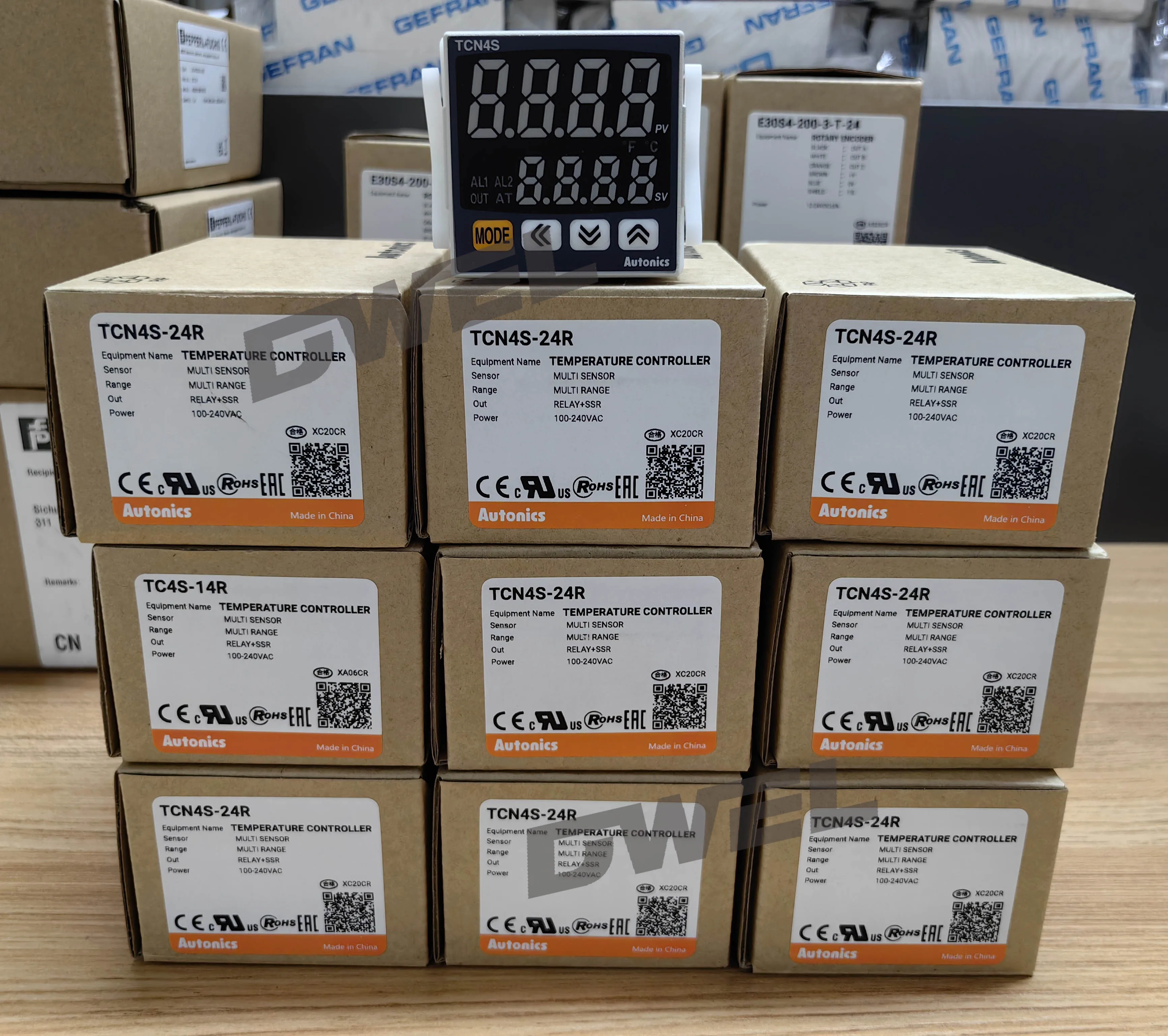 Original Autonics TCN4S-24R TCN4S-22R Temperature controller