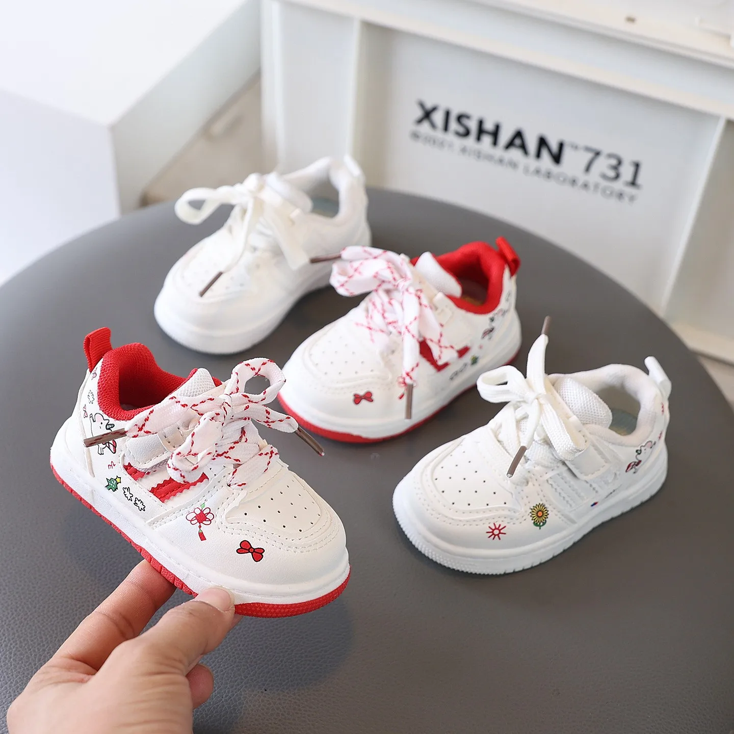 2026 Autumn Baby Girls Shoes White Red Embroidered Soft Soles Shoes Prewalker Walking Toddler Casual Kids Shoes For Dropshipping
