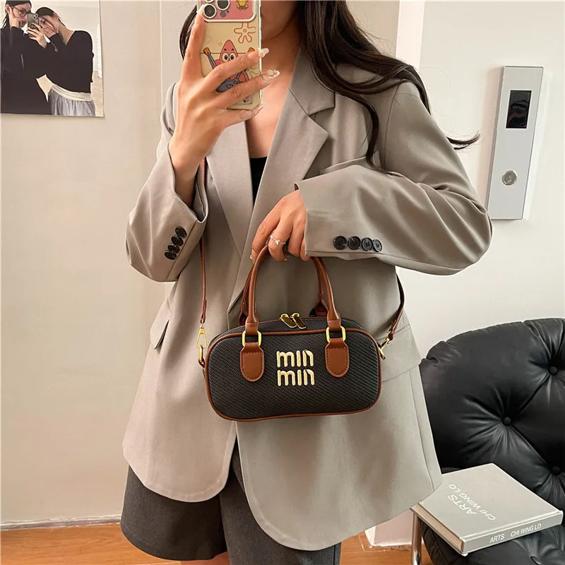 

Minimalist Trendy Parisian Designer Diaper Bags For Women Luxury Leather Large Capacity Elegant Shoulder Bag Classic Commuter