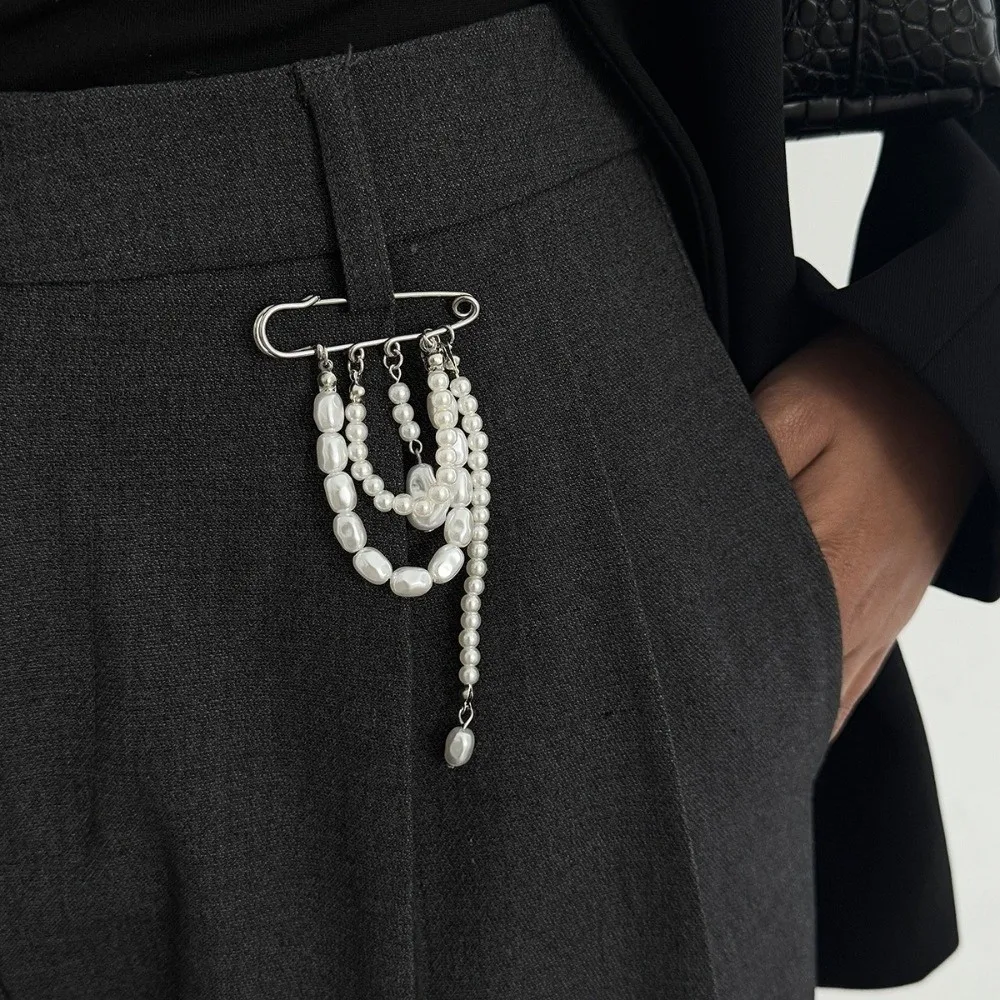 Elegant Baroque Style Imitation Pearl Brooch Classic Multi-Function Safety Pin Brooch Decorative Suit Brooch Clothing Decor