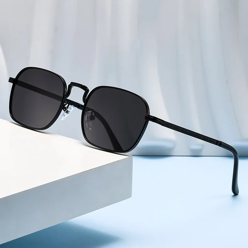 New Square Oval Metal Sunglasses Fashion Retro Men Sunglasses Women UV Resistant Eyeglasses Luxury Design Men Sun Shades