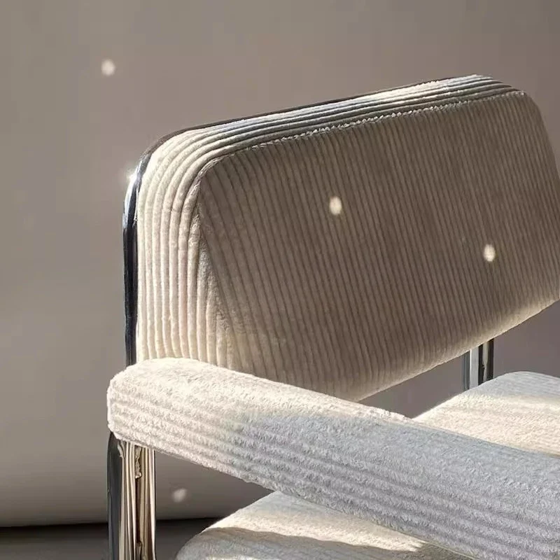 Cadeira de sofá único simples e moderna, varanda da sala de estar em casa, sofá de ferro forjado