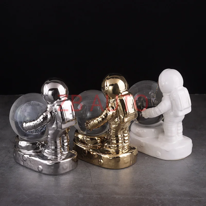 

Modern and simple Nordic light luxury astronaut astronaut ceramic ornaments home model room soft decoration gifts