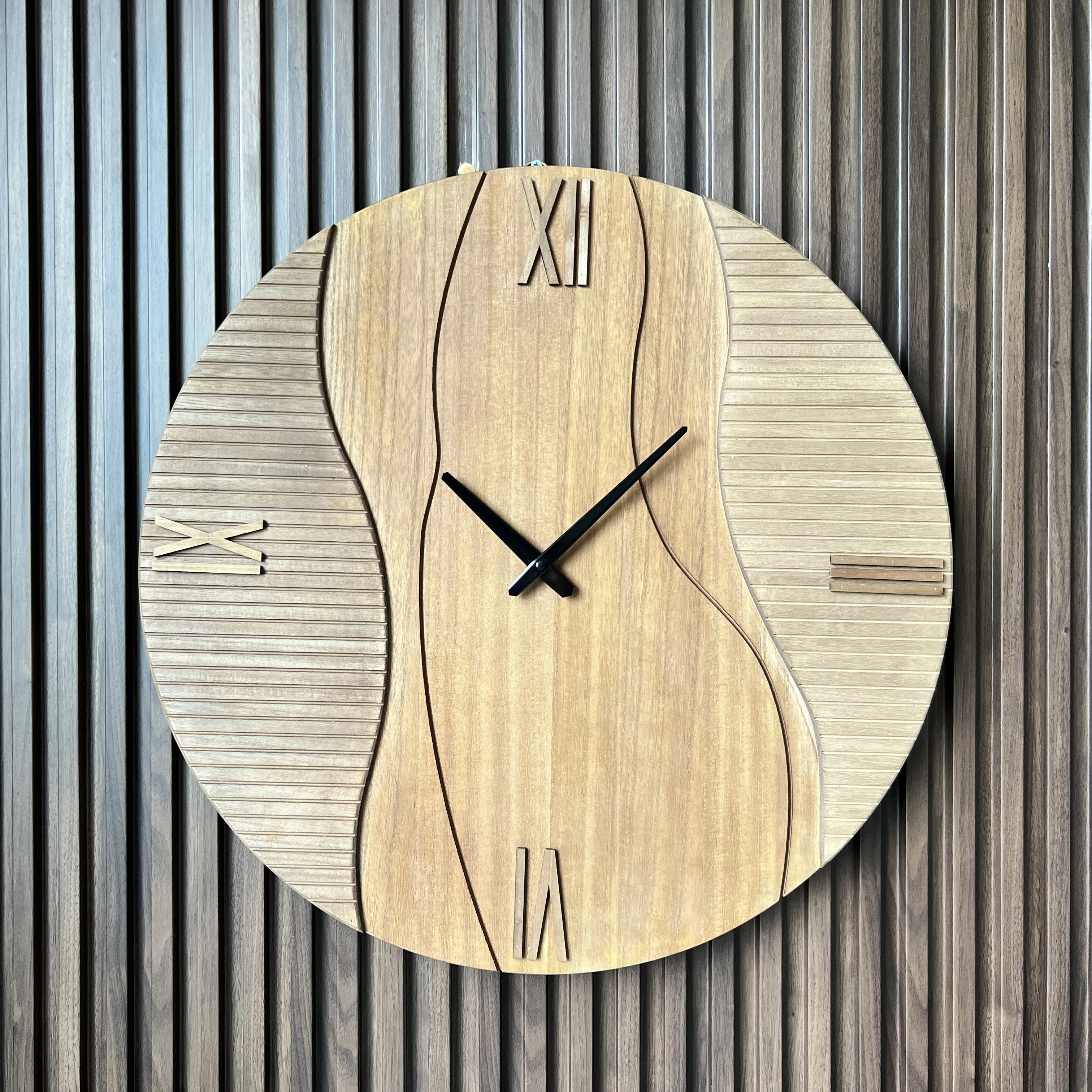 

61*69cm L size wholesale manufacturer Modern simple metal home decor wall clocks decorative large wall watch for living room