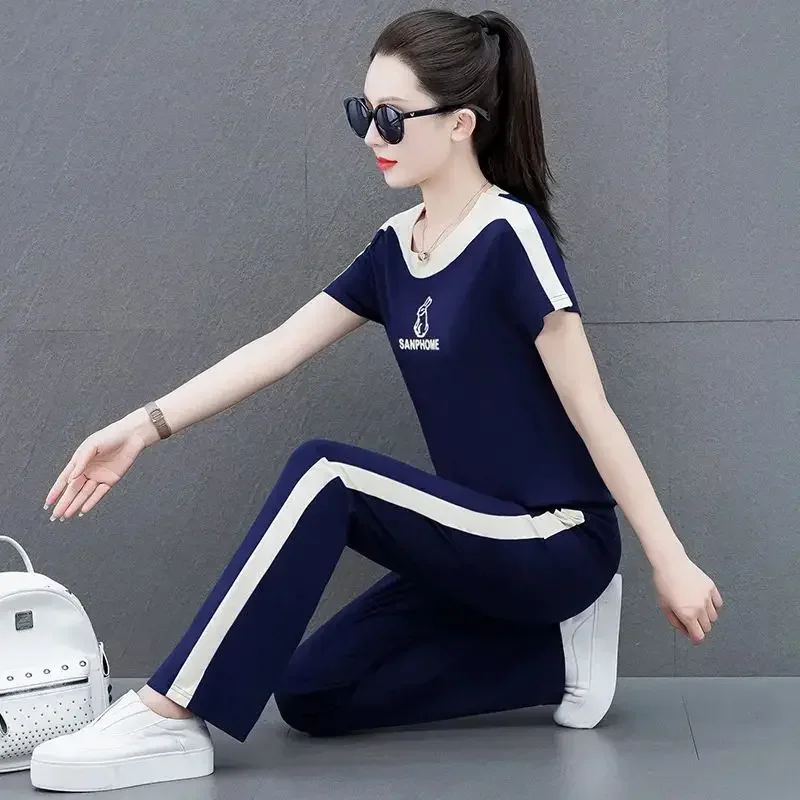 

Женский летний новый спортивный костюм с короткими рукавами 2025, повседневная одежда с круглым вырезом, топы для бега на открытом воздухе, широкие брюки, комплект из двух предметов