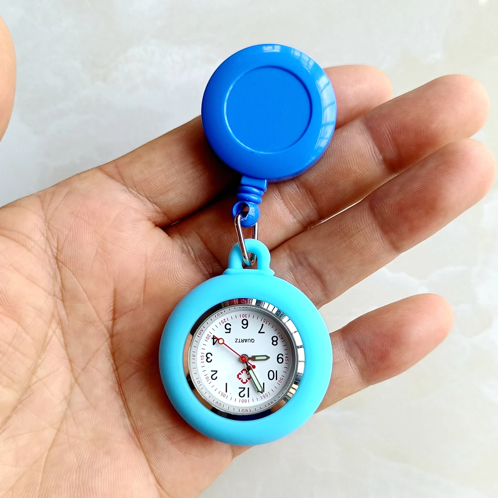 Montre de poche rétractable, mise en situation