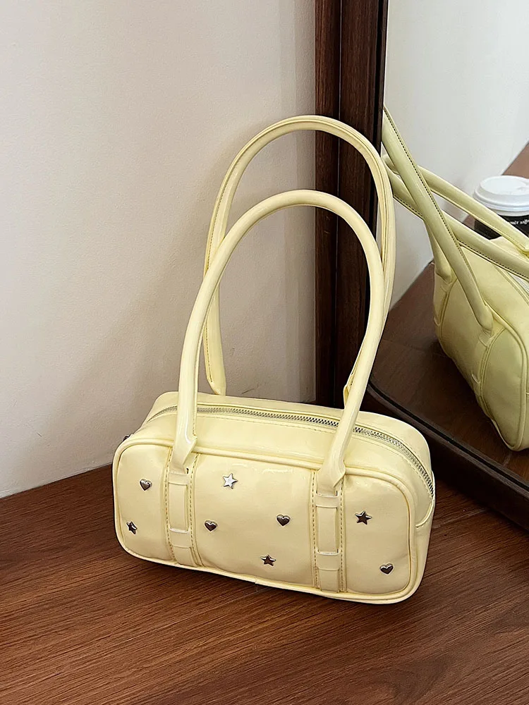 حقيبة يد جلدية عصرية بلون واحد مزاجه بسيط متعددة الاستخدامات حقيبة كتف حلوة 2025 حقيبة نسائية مربعة جديدة تحت الإبط