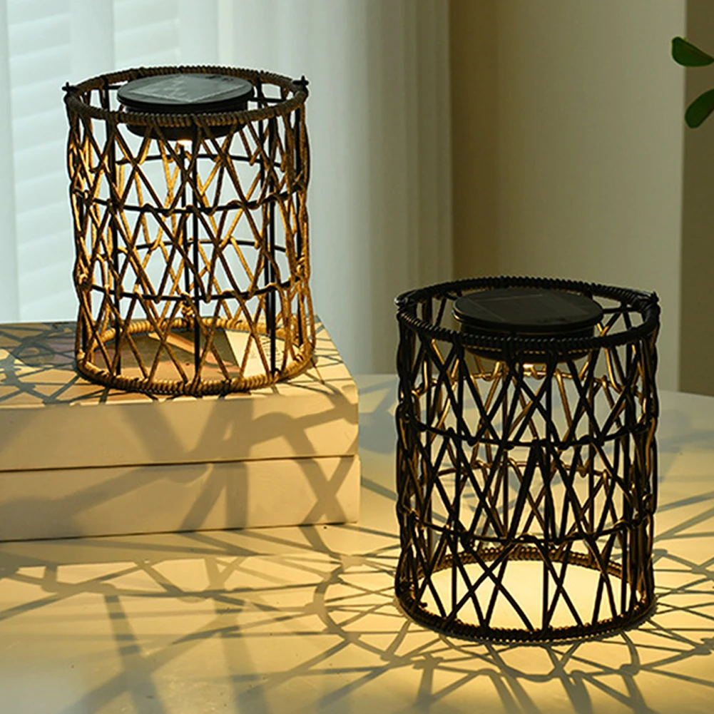 

Pendant Solar Light Rustic Hand-Woven PE Rattan Lamp Solar Powered Hanging Lamp Wedding Garden Decoration