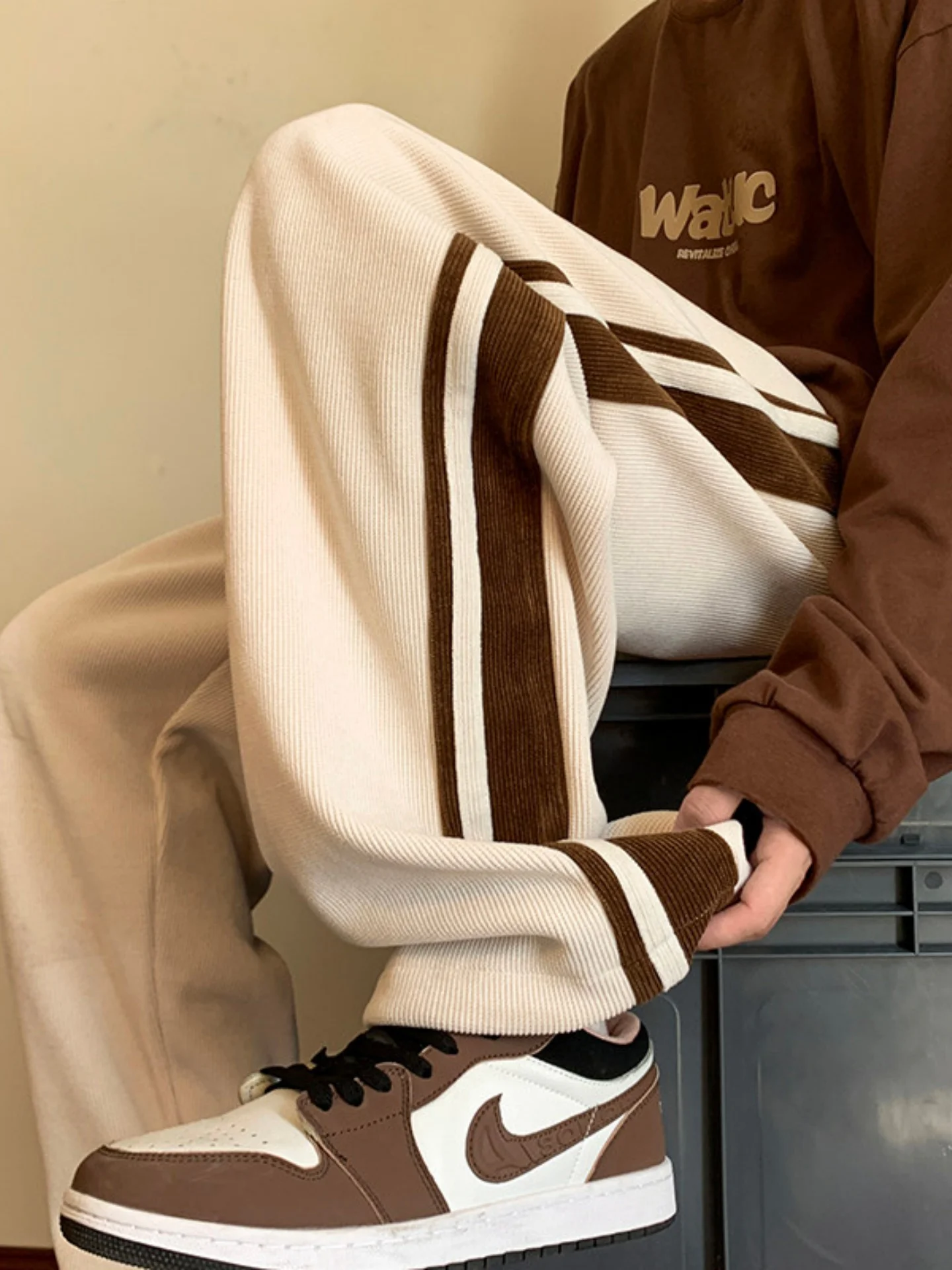 

Casual Men's Oversize Striped Sports Pants High Street Vintage Loose Fit Straight Leg Sweatpants Spring Autumn Youth Active S...