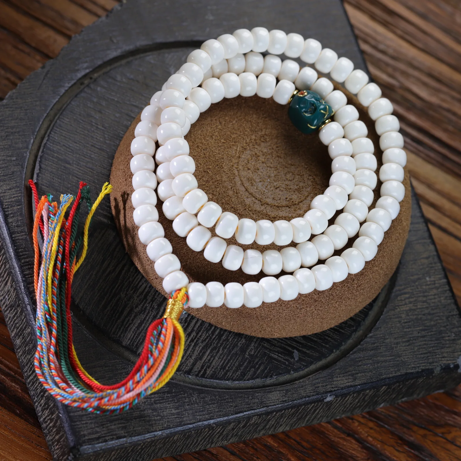 Natural antler barrel beads 108 necklaces Tibetan crater A Dull three tassel models teeth bone horn literature and toys