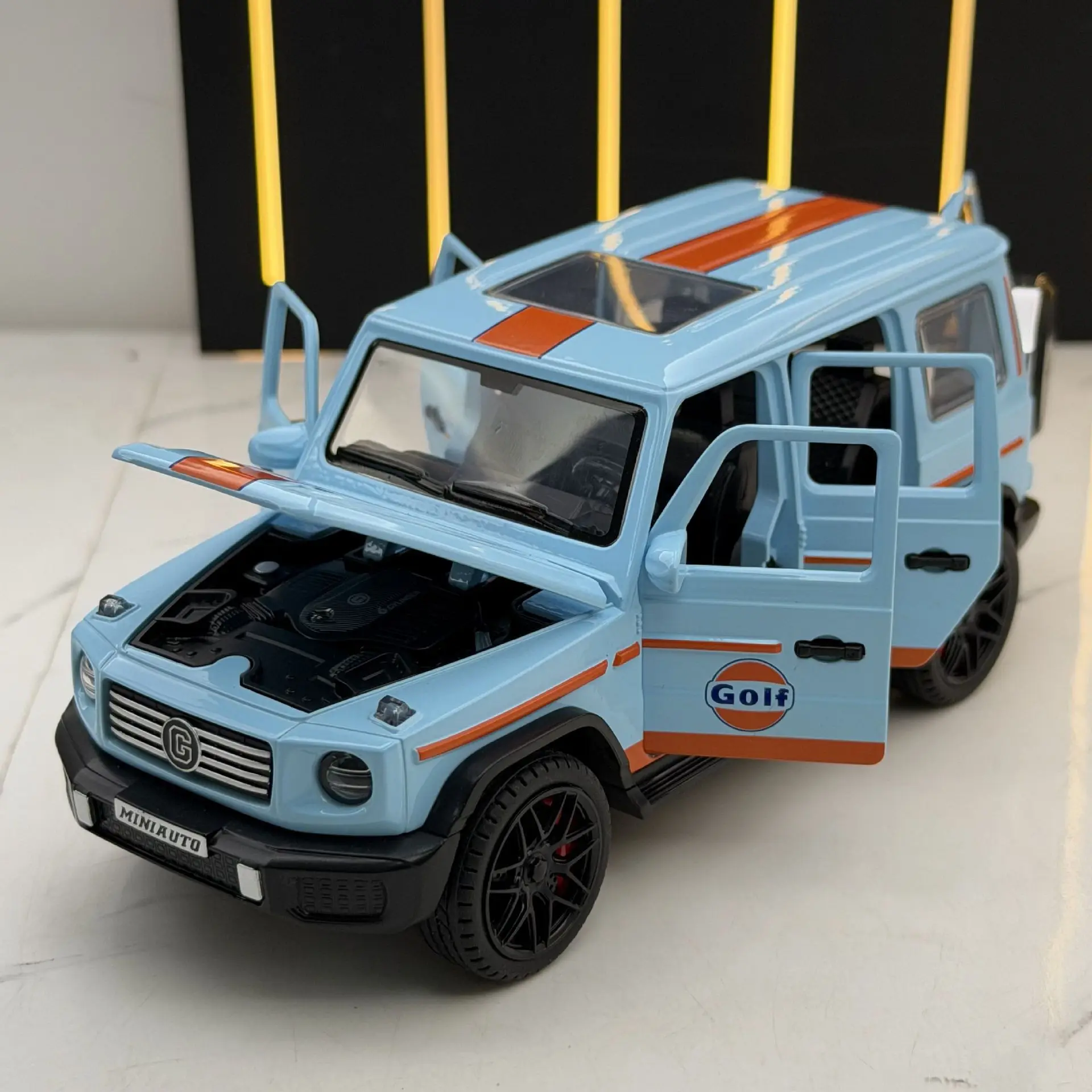 1:32 G500 SUV Off Road Modello di auto con suono e luce Collective Diecast Metal Car Toys Bambini Ragazzi Regalo